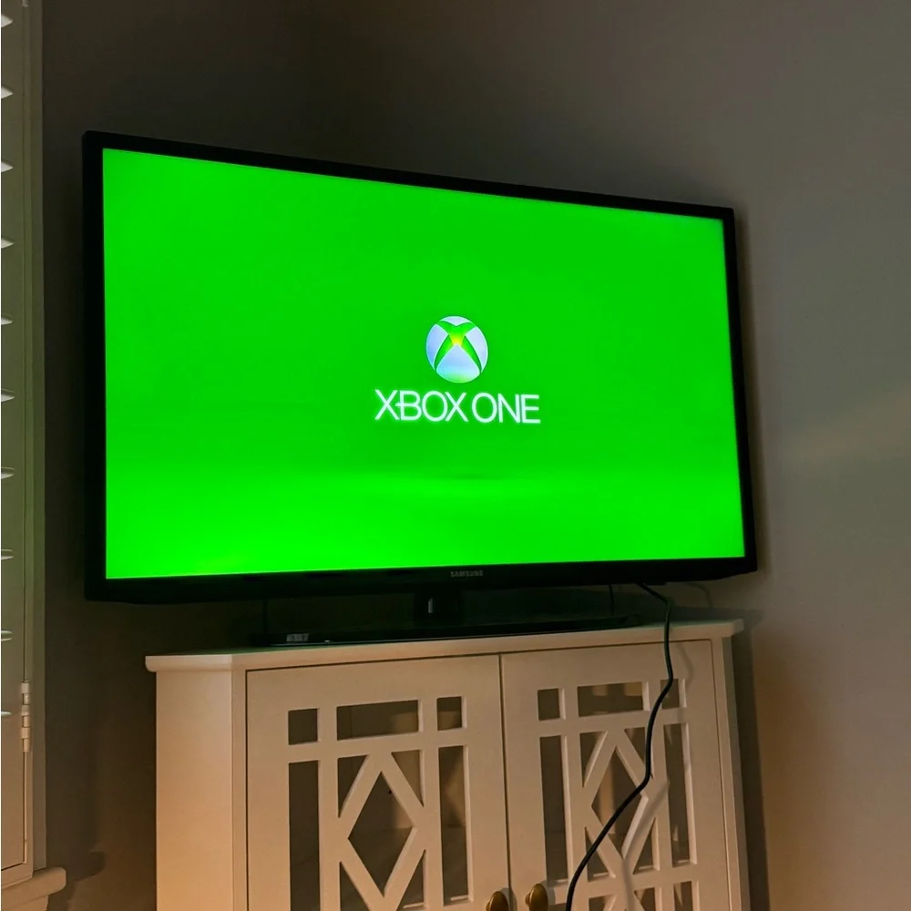 Xbox One 365 GB Console, Kinect, Controllers, Headset, Power Supply, Games